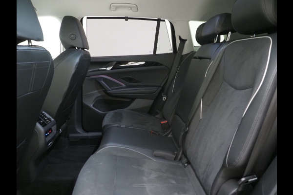Volkswagen Tayron 1.5 eHybrid Elegance 204PK | Leder/Alcantara | Trekhaak | Massage | 360 | Keyless | Adaptive Cruise | Matrix