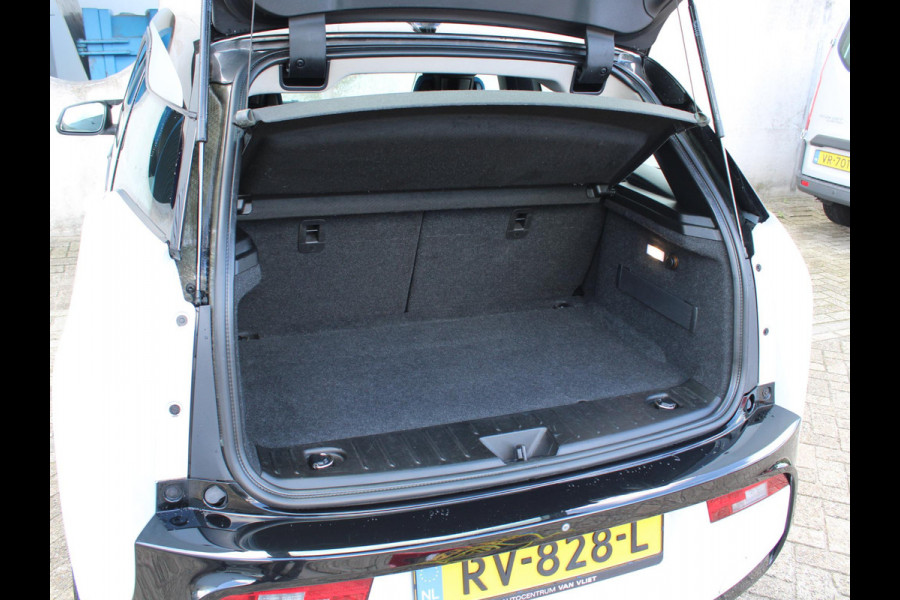 BMW i3 Basis 94Ah 33 kWh | STOELVERWARMING | NAVIGATIE | ACHTERUITRIJCAMERA |