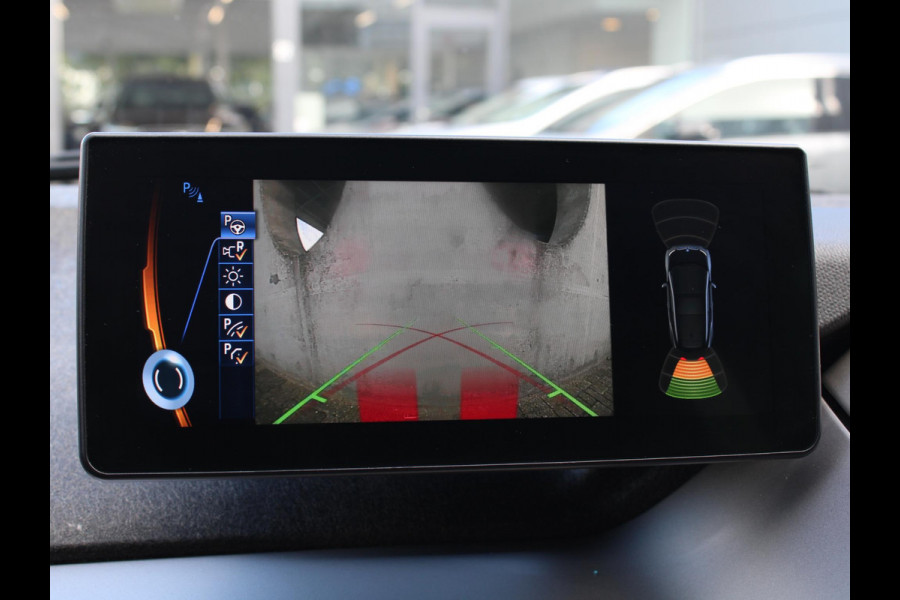 BMW i3 Basis 94Ah 33 kWh | STOELVERWARMING | NAVIGATIE | ACHTERUITRIJCAMERA |