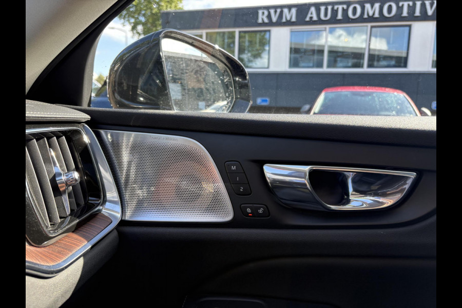 Volvo V60 2.0 T5 Inscription VAN: € 26.900- VOOR: € 24.877,- UW HERFSTVOORDEEL: € 2.023,-| VOLVO DEALER ONDERHOUDEN | FULL OPTIONS| BOWERS & WILKINS| ELEK. TREKHAAK| PANO| STOELVENTILATIE| HUD| ACHTERBANK VERWARMD| ORIG. NL NAP|