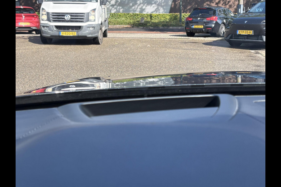 Volvo V60 2.0 T5 Inscription VAN: € 26.900- VOOR: € 24.877,- UW HERFSTVOORDEEL: € 2.023,-| VOLVO DEALER ONDERHOUDEN | FULL OPTIONS| BOWERS & WILKINS| ELEK. TREKHAAK| PANO| STOELVENTILATIE| HUD| ACHTERBANK VERWARMD| ORIG. NL NAP|