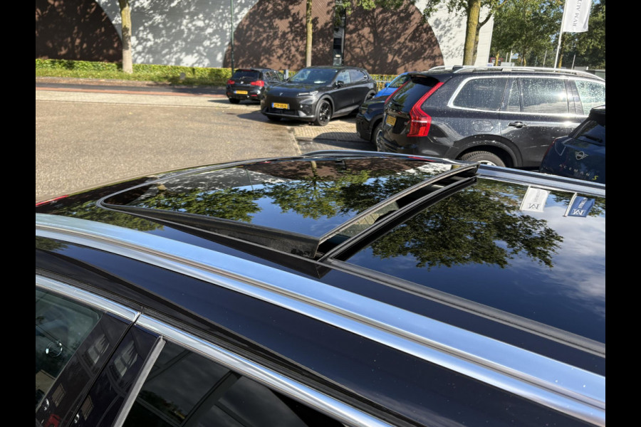 Volvo V60 2.0 T5 Inscription VAN: € 26.900- VOOR: € 24.877,- UW HERFSTVOORDEEL: € 2.023,-| VOLVO DEALER ONDERHOUDEN | FULL OPTIONS| BOWERS & WILKINS| ELEK. TREKHAAK| PANO| STOELVENTILATIE| HUD| ACHTERBANK VERWARMD| ORIG. NL NAP|