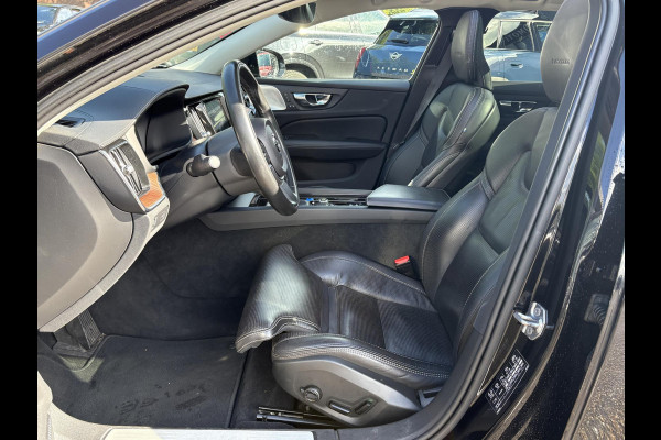 Volvo V60 2.0 T5 Inscription VAN: € 26.900- VOOR: € 24.877,- UW HERFSTVOORDEEL: € 2.023,-| VOLVO DEALER ONDERHOUDEN | FULL OPTIONS| BOWERS & WILKINS| ELEK. TREKHAAK| PANO| STOELVENTILATIE| HUD| ACHTERBANK VERWARMD| ORIG. NL NAP|