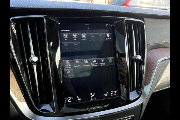 Volvo V60 2.0 T5 Inscription VAN: € 26.900- VOOR: € 24.877,- UW HERFSTVOORDEEL: € 2.023,-| VOLVO DEALER ONDERHOUDEN | FULL OPTIONS| BOWERS & WILKINS| ELEK. TREKHAAK| PANO| STOELVENTILATIE| HUD| ACHTERBANK VERWARMD| ORIG. NL NAP|