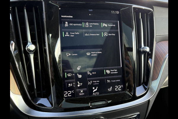 Volvo V60 2.0 T5 Inscription VAN: € 26.900- VOOR: € 24.877,- UW HERFSTVOORDEEL: € 2.023,-| VOLVO DEALER ONDERHOUDEN | FULL OPTIONS| BOWERS & WILKINS| ELEK. TREKHAAK| PANO| STOELVENTILATIE| HUD| ACHTERBANK VERWARMD| ORIG. NL NAP|