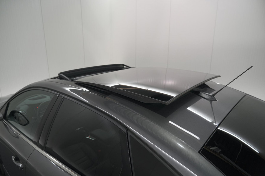 Citroën Ë-C4 Shine 50 kWh | 94,5% SOH | Panoramadak | 360 Camera | Head-Up Display | Pack Winter | Camera | Parkeersensoren