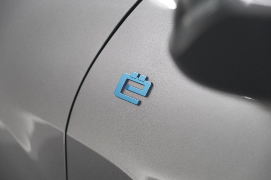 Citroën Ë-C4 Shine 50 kWh | 94,5% SOH | Panoramadak | 360 Camera | Head-Up Display | Pack Winter | Camera | Parkeersensoren