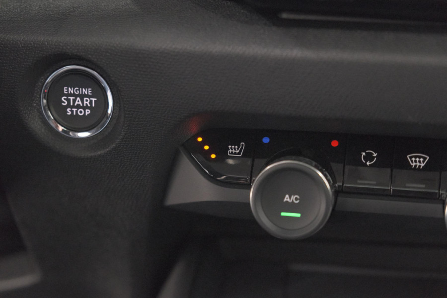 Citroën Ë-C4 Shine 50 kWh | 94,5% SOH | Panoramadak | 360 Camera | Head-Up Display | Pack Winter | Camera | Parkeersensoren