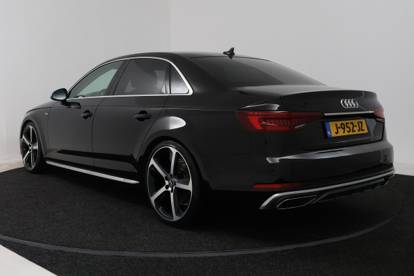 Audi A4 Limousine 35 TFSI Sport S line black edition (DIGITALE COCKPIT, CAMERA, STOELVERWARMING/VERKOELING, ELEKTR STOELEN)