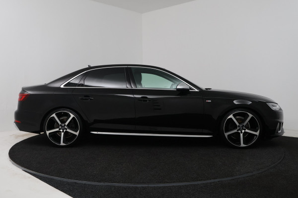 Audi A4 Limousine 35 TFSI Sport S line black edition (DIGITALE COCKPIT, CAMERA, STOELVERWARMING/VERKOELING, ELEKTR STOELEN)