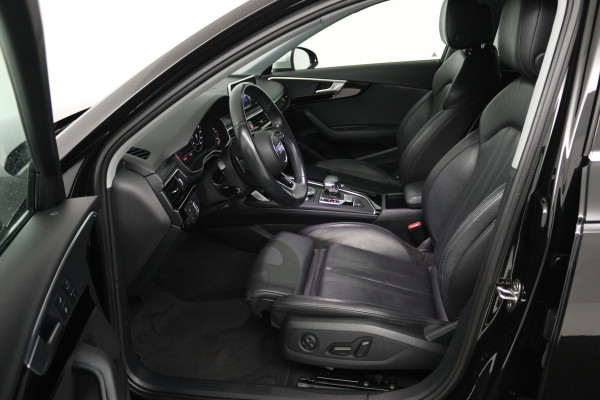 Audi A4 Limousine 35 TFSI Sport S line black edition (DIGITALE COCKPIT, CAMERA, STOELVERWARMING/VERKOELING, ELEKTR STOELEN)