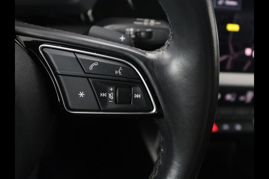 Audi A3 Sportback 30 TFSI Advanced edition | Cruise control | Camera | Park assist | Navigatie | Carplay | Climate control | Virtueel dashboard | Full LED