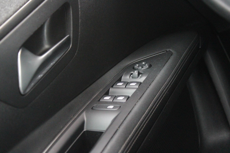 Peugeot 3008 1.2 130PK AUTOMAAT ALLURE | LEDEREN BEKLEDING | TREKHAAK | ELEKTRISCH BEDIENBARE BESTUUDERSSTOEL MET GEHEUGENFUNCTIE | ADAPTIVE CRUISE CONTROL | ELEKTRISCH BEDIENBARE ACHTERKLEP | APPLE CARPLAY/ANDROID AUTO | NAVIGATIE | STOELVERWARMING | ALL SEASON BANDEN | 19" LICHTMETALEN VELGEN | KEYLESS ENTRY/START | DODEHOEK DETECTIE | DRAADLOZE TELEFOONLADER |