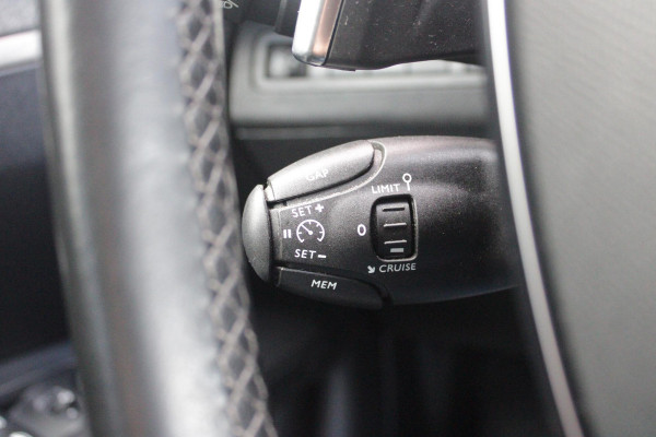 Peugeot 3008 1.2 130PK AUTOMAAT ALLURE | LEDEREN BEKLEDING | TREKHAAK | ELEKTRISCH BEDIENBARE BESTUUDERSSTOEL MET GEHEUGENFUNCTIE | ADAPTIVE CRUISE CONTROL | ELEKTRISCH BEDIENBARE ACHTERKLEP | APPLE CARPLAY/ANDROID AUTO | NAVIGATIE | STOELVERWARMING | ALL SEASON BANDEN | 19" LICHTMETALEN VELGEN | KEYLESS ENTRY/START | DODEHOEK DETECTIE | DRAADLOZE TELEFOONLADER |
