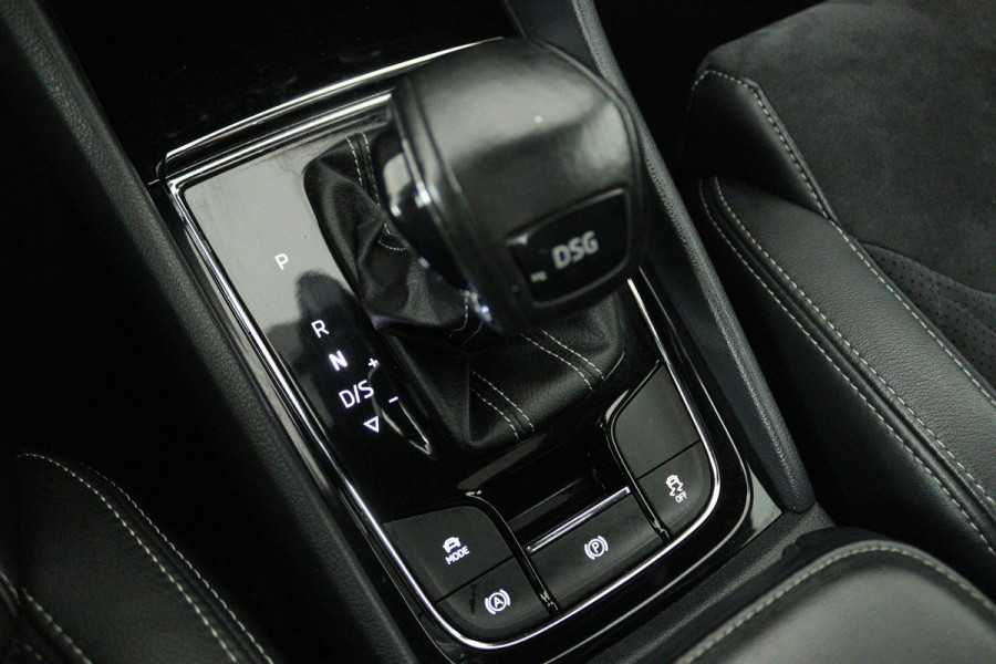 Škoda Kodiaq 1.5 TSI Sportline Business 7p. (DIGITALE COCKPIT, PANORAMADAK, TREKHAAK, STOELVERWARMING, CAMERA)