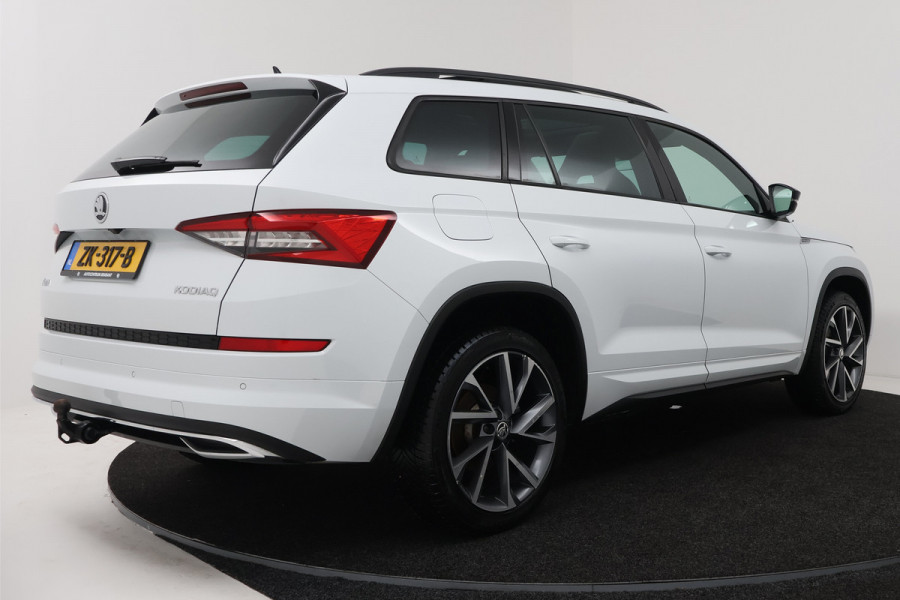 Škoda Kodiaq 1.5 TSI Sportline Business 7p. (DIGITALE COCKPIT, PANORAMADAK, TREKHAAK, STOELVERWARMING, CAMERA)