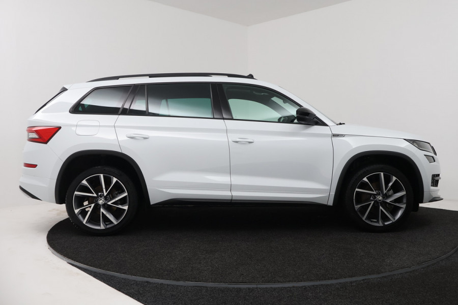 Škoda Kodiaq 1.5 TSI Sportline Business 7p. (DIGITALE COCKPIT, PANORAMADAK, TREKHAAK, STOELVERWARMING, CAMERA)
