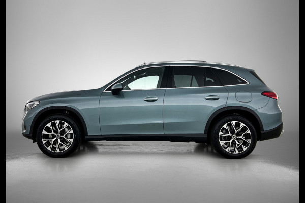 Mercedes-Benz GLC 300e 4MATIC Business Solution Luxury | Comfortpakket Plus | Parkeerpakket | Trekhaak | Panoramaschuifdak | DISTRONIC | Sierdelen hout aluminiumlines | URBAN GUARD Plus | Dakhemel stof zwart |