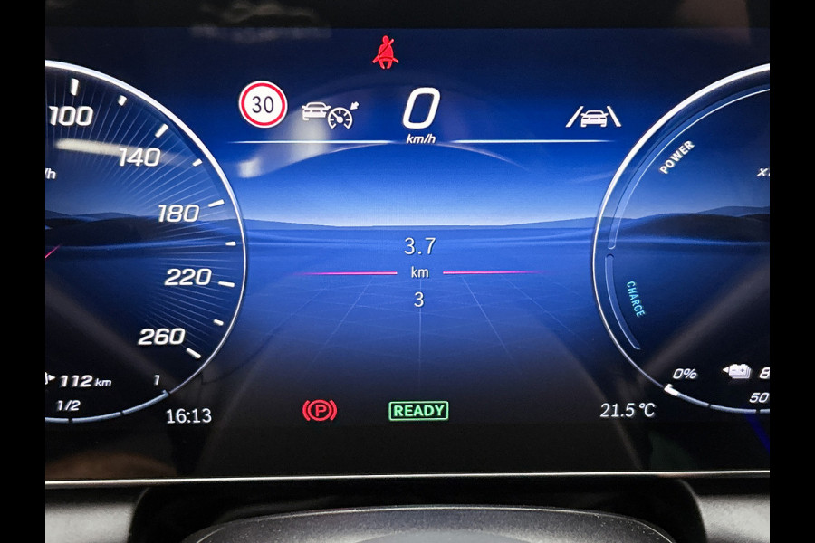 Mercedes-Benz GLC 300e 4MATIC Business Solution Luxury | Comfortpakket Plus | Parkeerpakket | Trekhaak | Panoramaschuifdak | DISTRONIC | Sierdelen hout aluminiumlines | URBAN GUARD Plus | Dakhemel stof zwart |