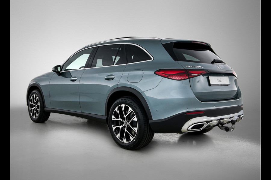 Mercedes-Benz GLC 300e 4MATIC Business Solution Luxury | Comfortpakket Plus | Parkeerpakket | Trekhaak | Panoramaschuifdak | DISTRONIC | Sierdelen hout aluminiumlines | URBAN GUARD Plus | Dakhemel stof zwart |