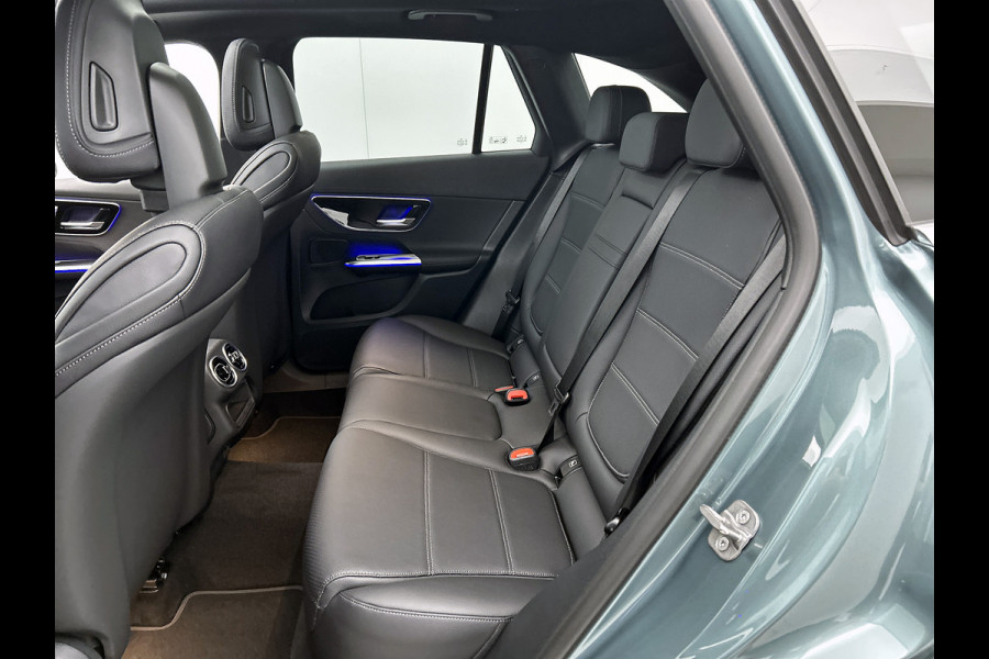 Mercedes-Benz GLC 300e 4MATIC Business Solution Luxury | Comfortpakket Plus | Parkeerpakket | Trekhaak | Panoramaschuifdak | DISTRONIC | Sierdelen hout aluminiumlines | URBAN GUARD Plus | Dakhemel stof zwart |