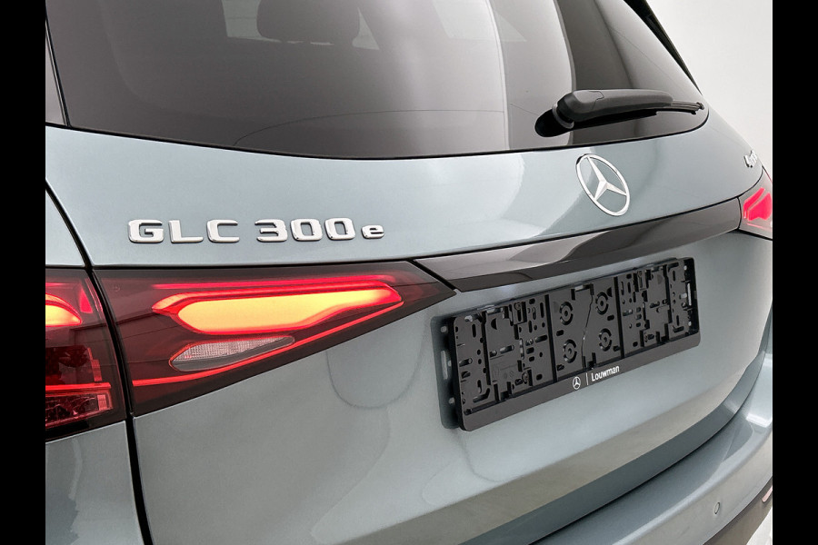 Mercedes-Benz GLC 300e 4MATIC Business Solution Luxury | Comfortpakket Plus | Parkeerpakket | Trekhaak | Panoramaschuifdak | DISTRONIC | Sierdelen hout aluminiumlines | URBAN GUARD Plus | Dakhemel stof zwart |