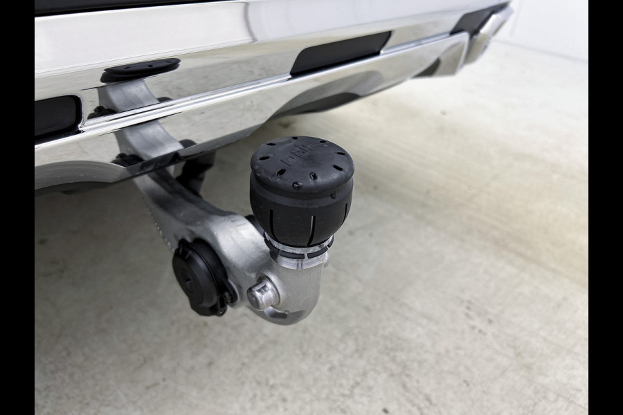 Mercedes-Benz GLC 300e 4MATIC Business Solution Luxury | Comfortpakket Plus | Parkeerpakket | Trekhaak | Panoramaschuifdak | DISTRONIC | Sierdelen hout aluminiumlines | URBAN GUARD Plus | Dakhemel stof zwart |