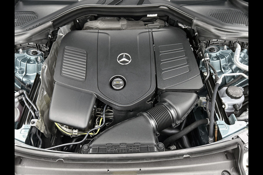 Mercedes-Benz GLC 300e 4MATIC Business Solution Luxury | Comfortpakket Plus | Parkeerpakket | Trekhaak | Panoramaschuifdak | DISTRONIC | Sierdelen hout aluminiumlines | URBAN GUARD Plus | Dakhemel stof zwart |