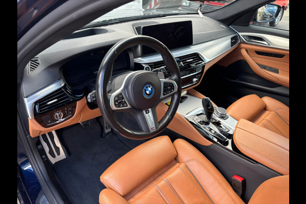 BMW 5 Serie Touring 530e xDrive Business Edition Plus M Sport | Panoramadak | Stoelverwarming | Stuurverwarming | M Sport Remmen | Keyless | Elektrische Stoelen | Ambiance Verlichting | Laser LED | Adaptive Cruise Control | Driving Assistant Professiona