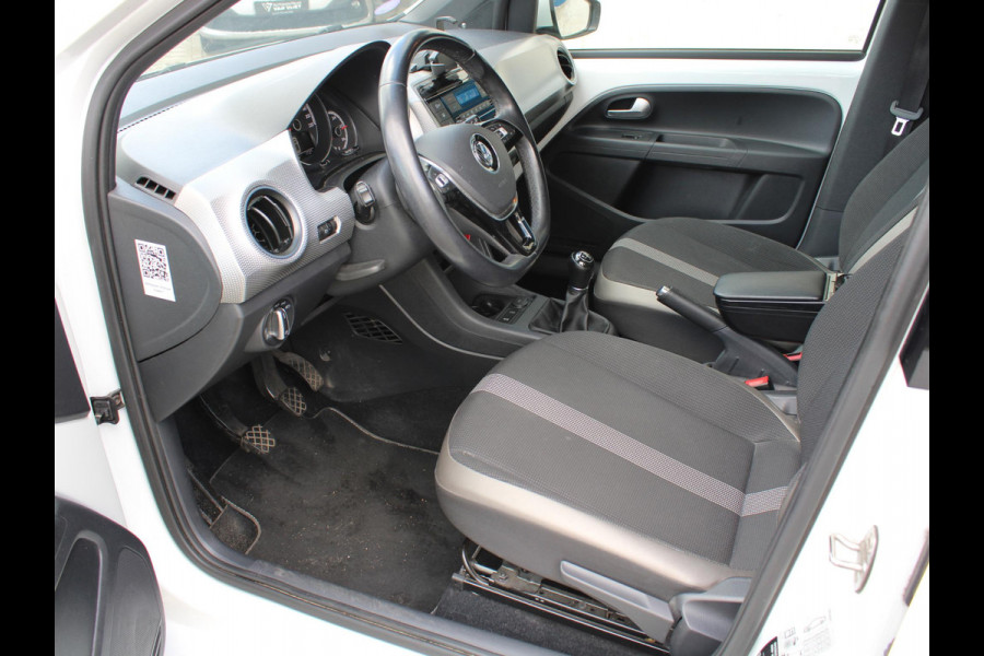 Volkswagen up! 1.0 TSI BMT high up! | PANORAMSICH SCHUIFDAK | STOELVERWARMING | BEATS |
