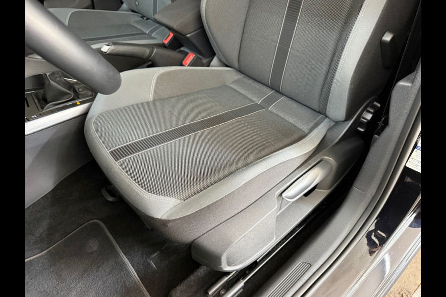 Volkswagen Polo 1.0 TSI Style | Black Edition | IQ.Light Matrix | Discover Pro | CarPlay | Licht + Zicht | Ambient | PDC | DAB+