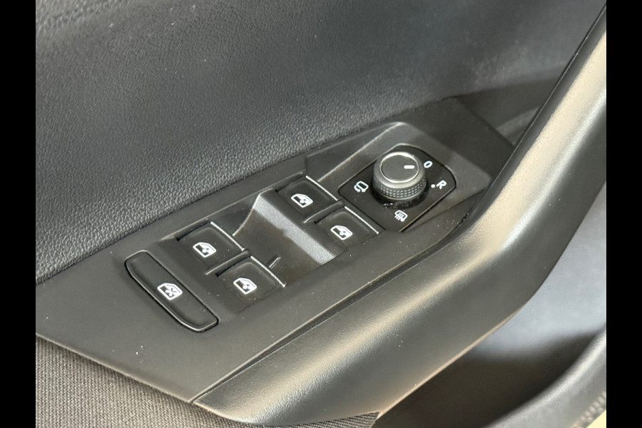 Volkswagen Polo 1.0 TSI Style | Black Edition | IQ.Light Matrix | Discover Pro | CarPlay | Licht + Zicht | Ambient | PDC | DAB+