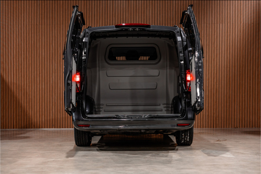 Mercedes-Benz Vito 124 CDI 237 PK DC Lang | Airmatic | Distronic | LED | Trekhaak | Lederen bekleding | L+R Schuifdeur | Dubbel cabine | Dodehoek | Camera | Navigatie | DAB | Dealer onderhouden | 24 maanden garantie