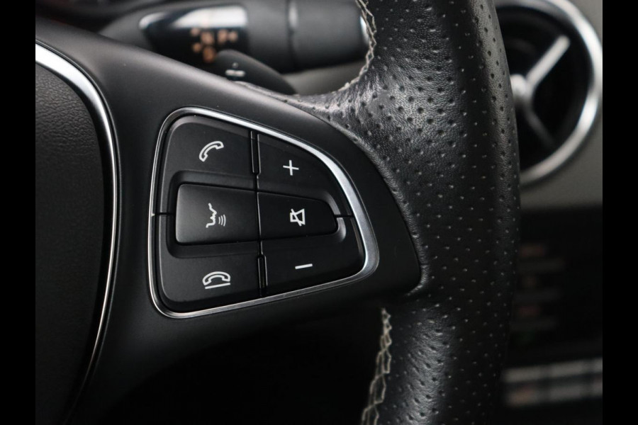 Mercedes-Benz B-klasse 200 Prestige | Panoramadak | Half leder | Stoelverwarming | Cruise control | Navigatie | Bluetooth | Climate control | Park assist | Full LED | 17" velgen