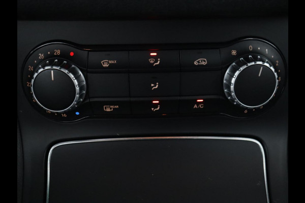 Mercedes-Benz B-klasse 200 Prestige | Panoramadak | Half leder | Stoelverwarming | Cruise control | Navigatie | Bluetooth | Climate control | Park assist | Full LED | 17" velgen