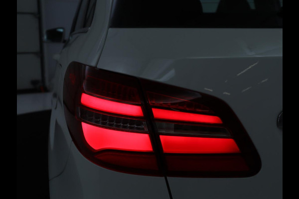 Mercedes-Benz B-klasse 200 Prestige | Panoramadak | Half leder | Stoelverwarming | Cruise control | Navigatie | Bluetooth | Climate control | Park assist | Full LED | 17" velgen