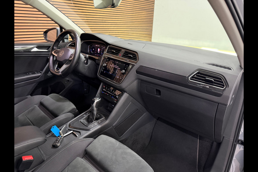 Volkswagen Tiguan 1.5 TSI Elegance | Moonstone Grey | IQ.Light Matrix LED | Massage | Camera | Trekhaak | Park Assist |ACC Stop&Go