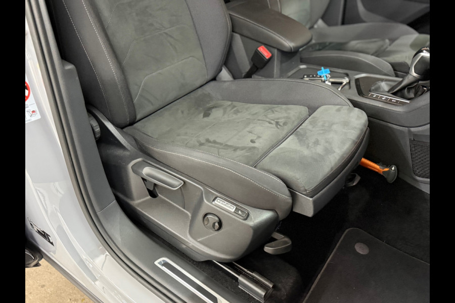 Volkswagen Tiguan 1.5 TSI Elegance | Moonstone Grey | IQ.Light Matrix LED | Massage | Camera | Trekhaak | Park Assist |ACC Stop&Go