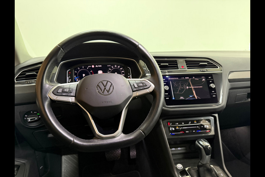 Volkswagen Tiguan 1.5 TSI Elegance | Moonstone Grey | IQ.Light Matrix LED | Massage | Camera | Trekhaak | Park Assist |ACC Stop&Go