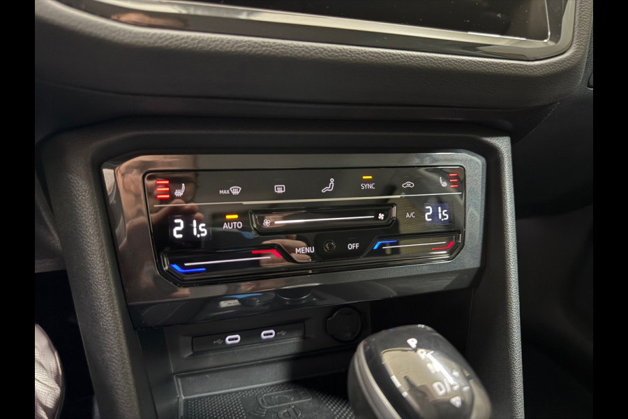 Volkswagen Tiguan 1.5 TSI Elegance | Moonstone Grey | IQ.Light Matrix LED | Massage | Camera | Trekhaak | Park Assist |ACC Stop&Go