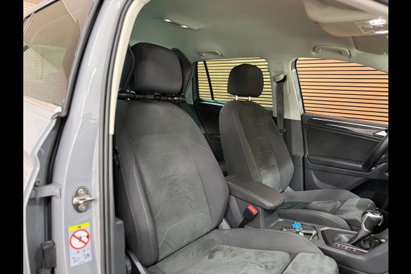 Volkswagen Tiguan 1.5 TSI Elegance | Moonstone Grey | IQ.Light Matrix LED | Massage | Camera | Trekhaak | Park Assist |ACC Stop&Go