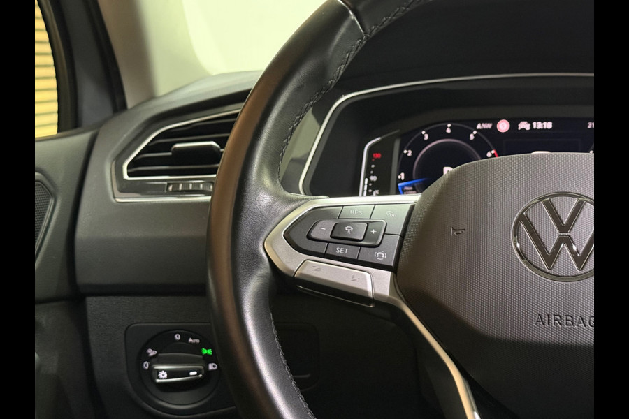Volkswagen Tiguan 1.5 TSI Elegance | Moonstone Grey | IQ.Light Matrix LED | Massage | Camera | Trekhaak | Park Assist |ACC Stop&Go