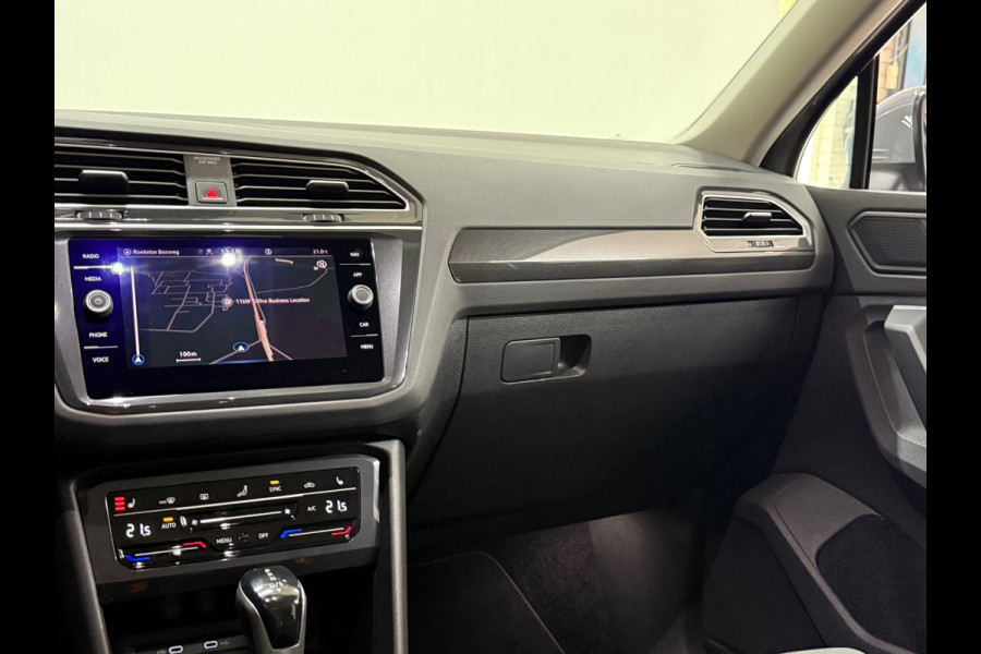 Volkswagen Tiguan 1.5 TSI Elegance | Moonstone Grey | IQ.Light Matrix LED | Massage | Camera | Trekhaak | Park Assist |ACC Stop&Go