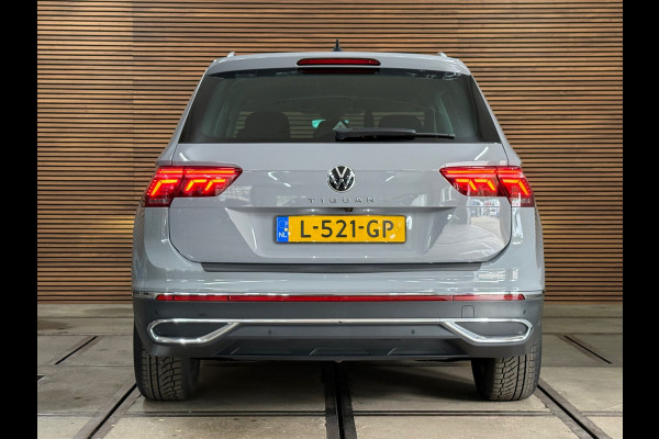 Volkswagen Tiguan 1.5 TSI Elegance | Moonstone Grey | IQ.Light Matrix LED | Massage | Camera | Trekhaak | Park Assist |ACC Stop&Go