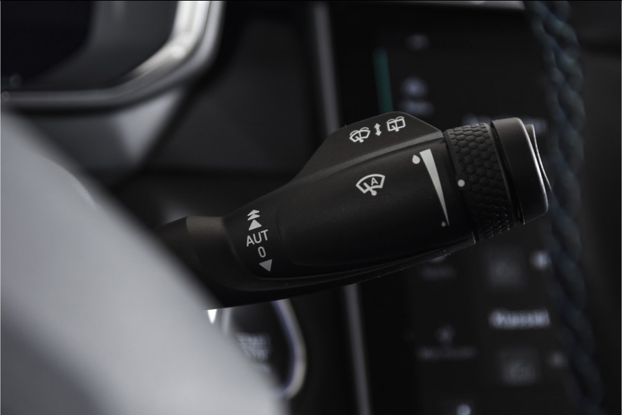 Lynk & Co 01 1.5 PHEV 261PK MY22 | Black Pakket | 360 Camera  | 7.4 kWh Boordlader | S/K-panodak | Adapt. Cruise | Memory | Elek. klep | LM 20" |
