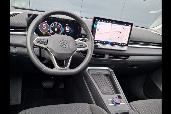Volkswagen T-Roc 1.5 eTsi Style AUTOMAAT * 29-12-2030 Garantie *11.000KM! * Parkeercamera *Navigatiesysteem *