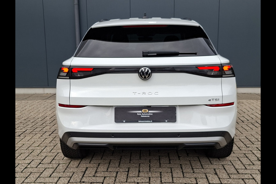 Volkswagen T-Roc 1.5 eTsi Style AUTOMAAT * 29-12-2030 Garantie *11.000KM! * Parkeercamera *Navigatiesysteem *
