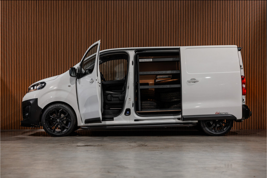 Opel Vivaro 2.0 CDTI L2H1 | L+R Schuifdeur | Automaat | CarPlay | Camera | Stoelverwarming | Trekhaak | F1 Flippers | Cruise control | Bedrijfswageninrichting | 3-Zitter | Nieuwe APK