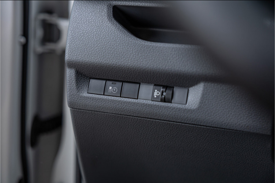 Opel Vivaro 2.0 CDTI L2H1 | L+R Schuifdeur | Automaat | CarPlay | Camera | Stoelverwarming | Trekhaak | F1 Flippers | Cruise control | Bedrijfswageninrichting | 3-Zitter | Nieuwe APK