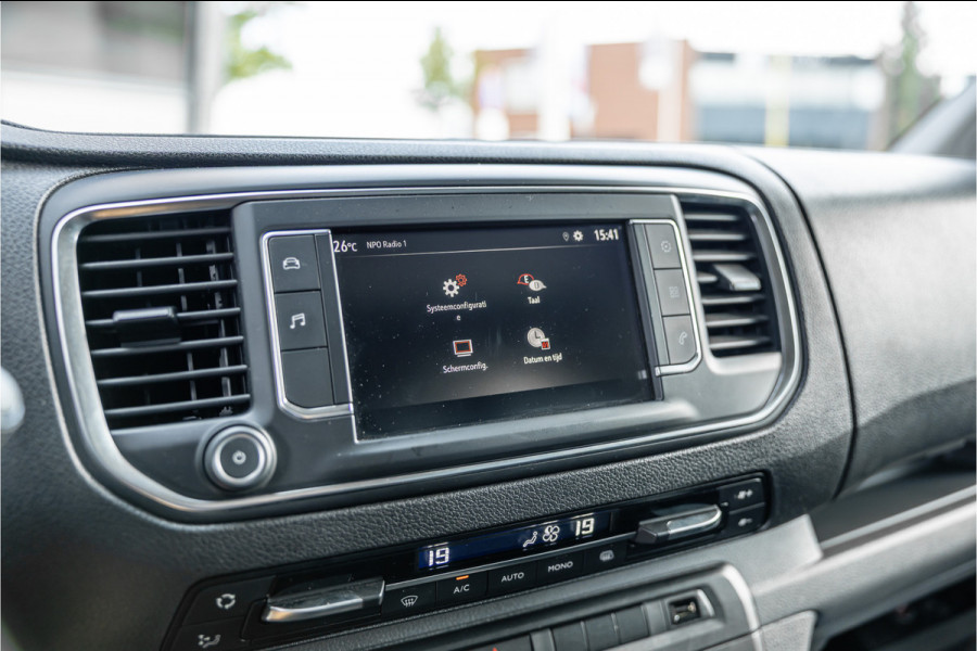 Opel Vivaro 2.0 CDTI L2H1 | L+R Schuifdeur | Automaat | CarPlay | Camera | Stoelverwarming | Trekhaak | F1 Flippers | Cruise control | Bedrijfswageninrichting | 3-Zitter | Nieuwe APK